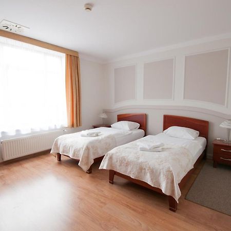 Hotel Nest Gniezno Exterior foto
