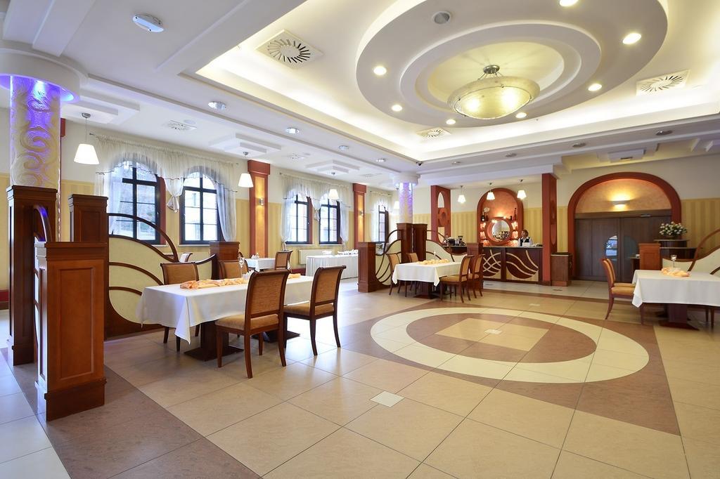 Hotel Nest Gniezno Exterior foto