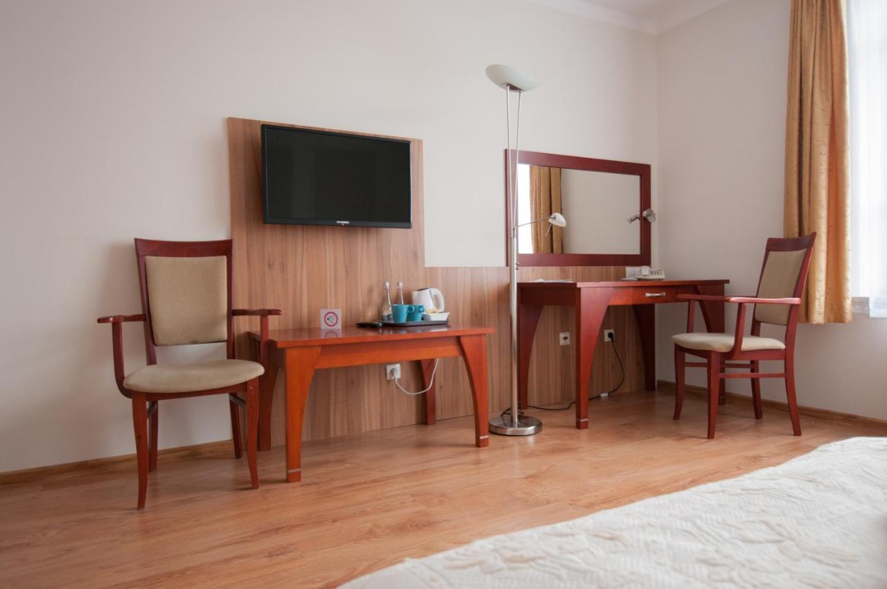 Hotel Nest Gniezno Exterior foto