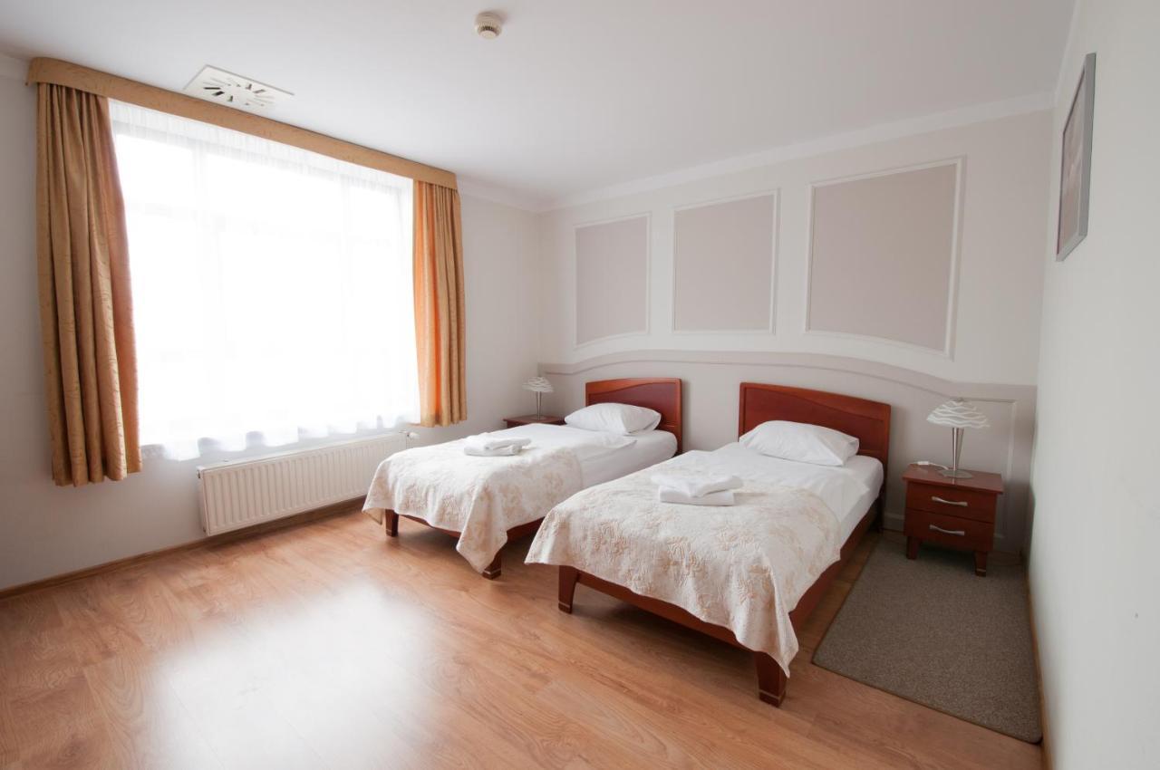 Hotel Nest Gniezno Exterior foto