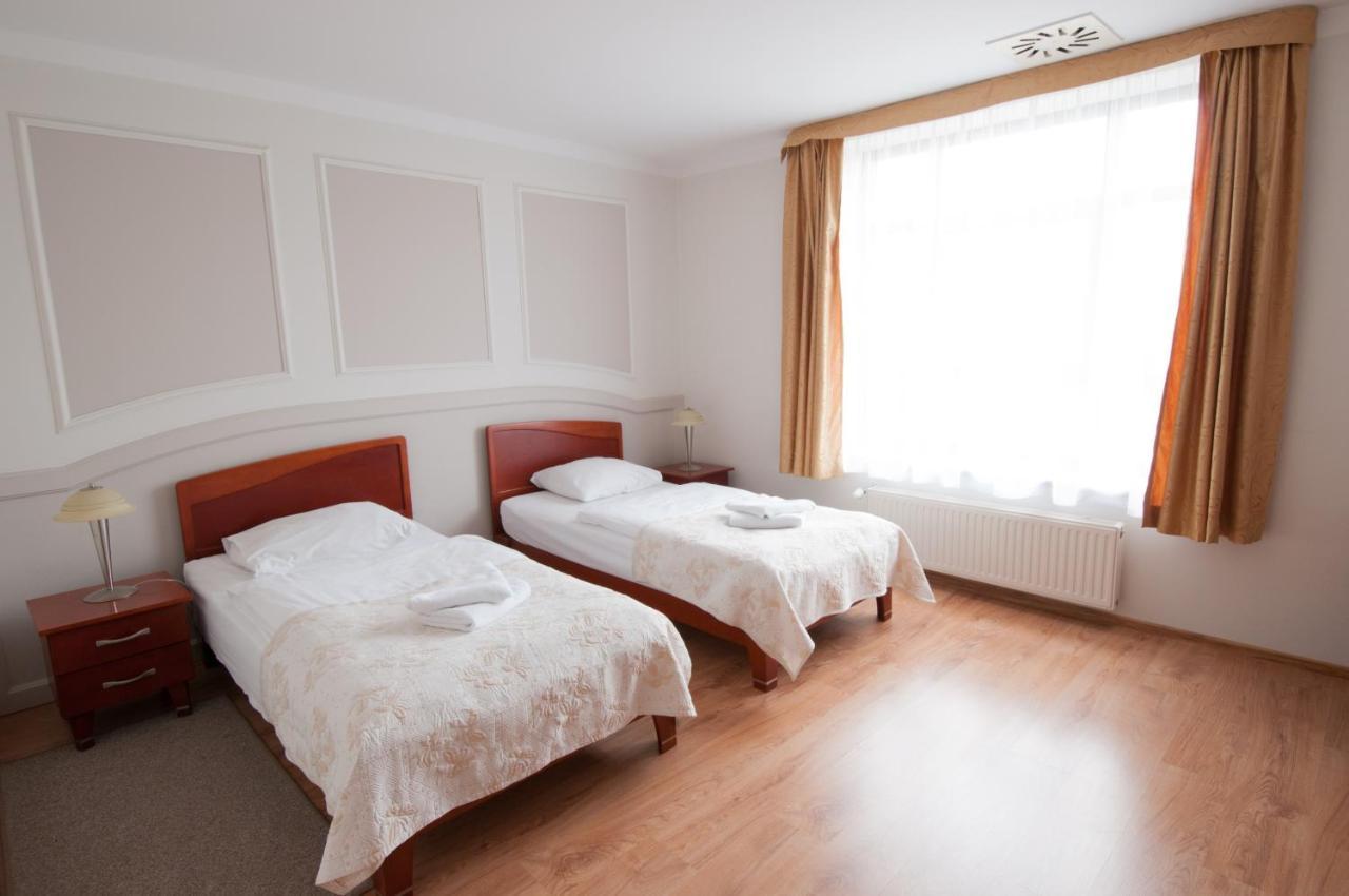 Hotel Nest Gniezno Exterior foto